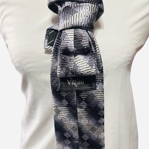 Elegant Black and Silver Necklace with Purple Gem, NO BROOCH, NO NECKLACE - Picture 2 of 2